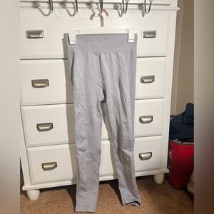 DEAL - gray gymshark leggings & 2 crop tops GYMSHARK - barely worn